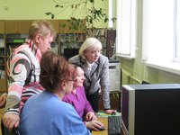 Занятия курсов Компьютерной грамотности для пенсионеров