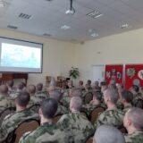 soldaty-srochnoj-sluzhby-poznakomilis-s-istoriej-goroda (7)